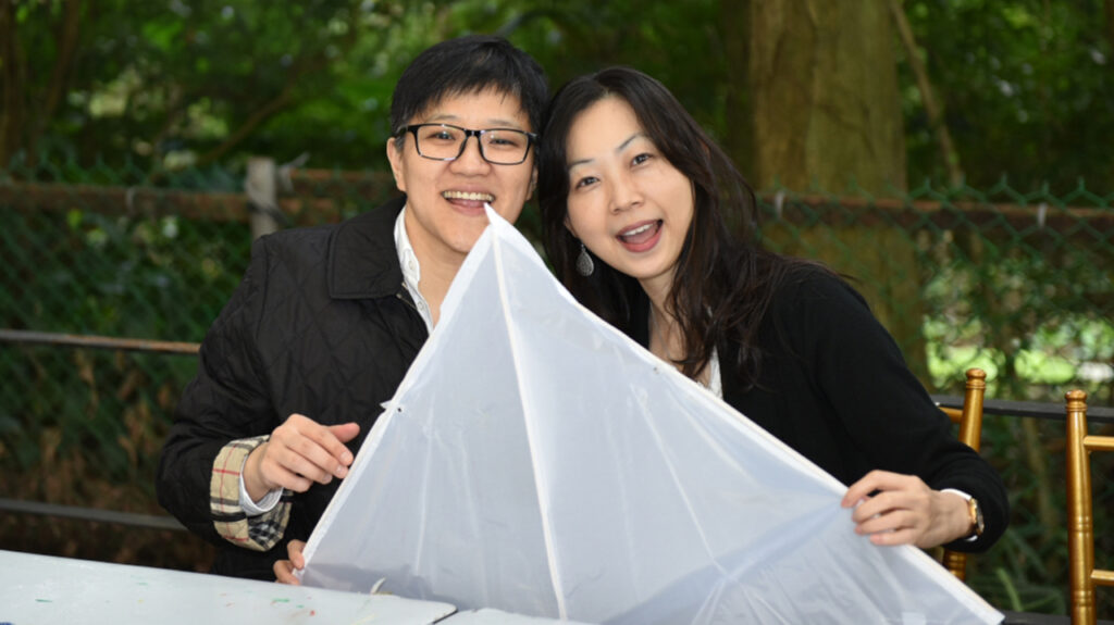ユニリーバ台湾のファミリーデーに妻のダイアンさんと参加するジョイ・ホー社長Joy and her wife at Family Day, Unilever Taiwan